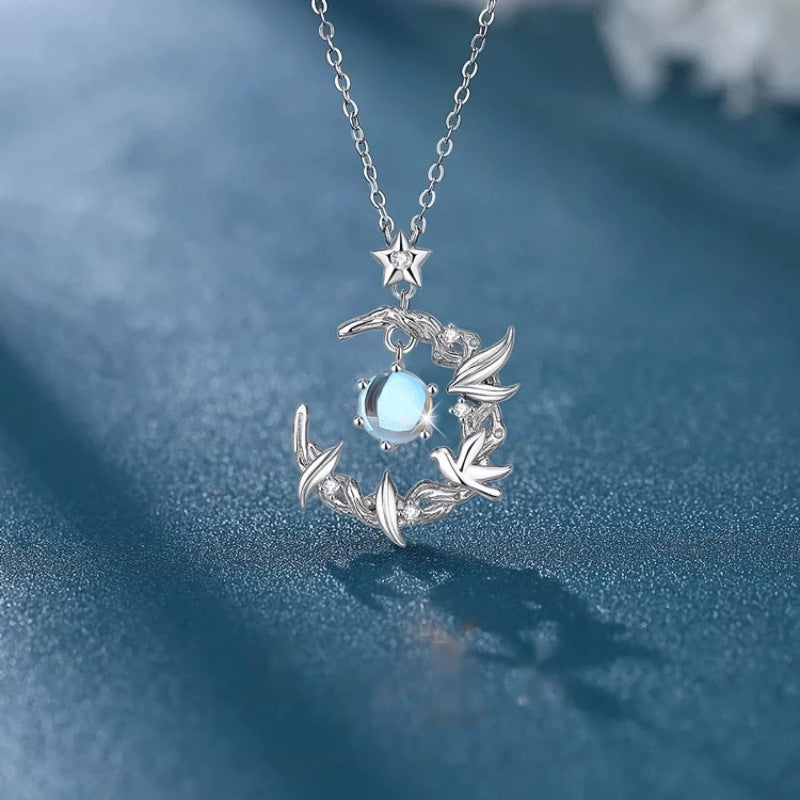 Blue Eucalyptus and Bird Necklace for Women, Niche Style, Elegant and Luxurious Design, High-Quality Texture, Versatile Sweet Collarbone Chain, Gift for Girlfriend