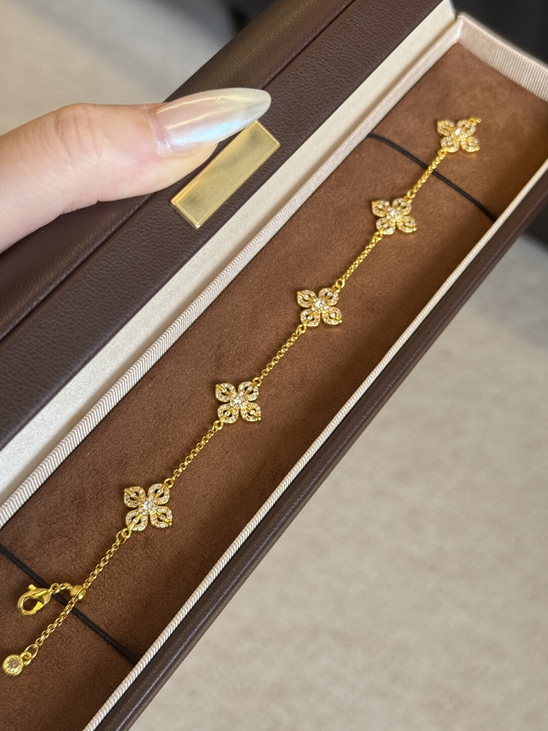 Xiaohongshu Hot-Selling Full Diamond Cross Pestle Five-Flower Bracelet Ancient Gold Flashing Red Diamond Vajra Pestle Hand Jewelry Light Luxury