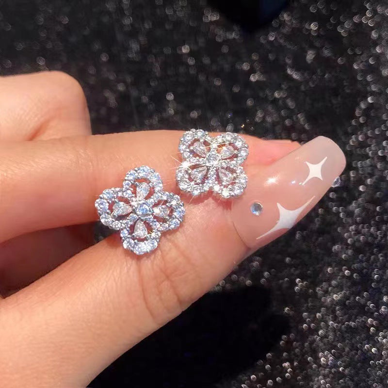 Fashionable High-End Titanium Steel Lucky Clover Necklace and Earrings Women's Accessories Set Light Luxury Elegant Niche Jewelry