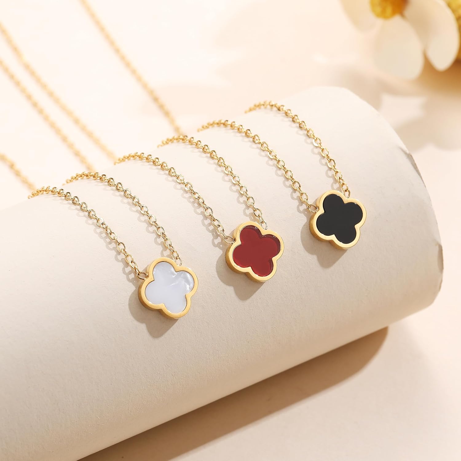 Clover Necklace for Women Four Leaf Clover Necklace Flower Lucky Pendant for Women