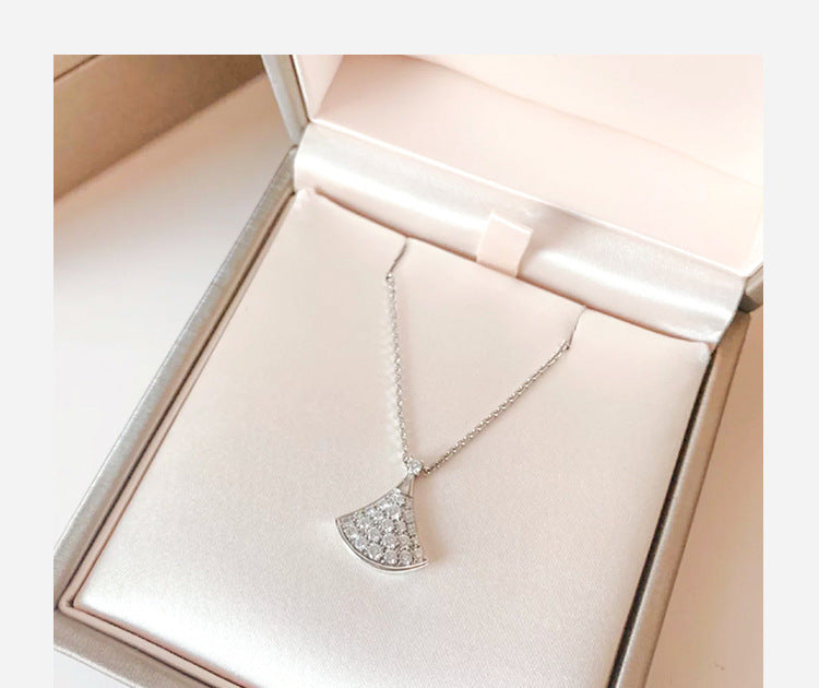 18K Rose Gold Plated Small Skirt Necklace for Women, Large Fan Collarbone Chain, Niche Design Gift, Live Streaming Dropshipping