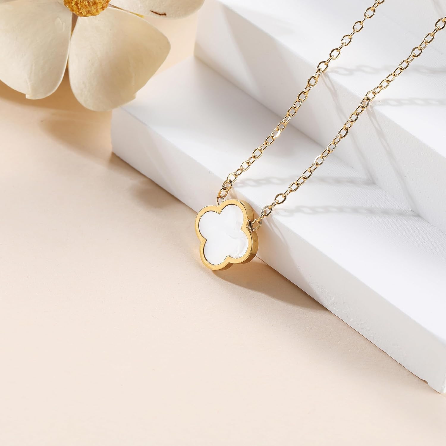 Clover Necklace for Women Four Leaf Clover Necklace Flower Lucky Pendant for Women