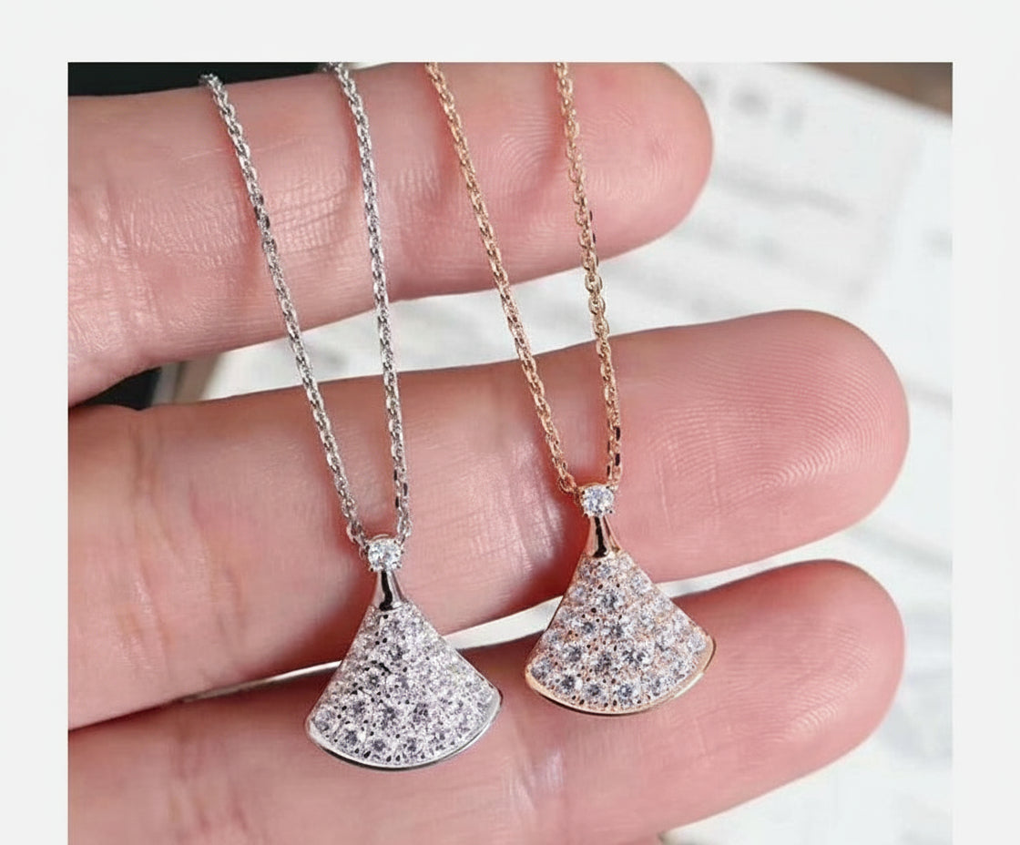 18K Rose Gold Plated Small Skirt Necklace for Women, Large Fan Collarbone Chain, Niche Design Gift, Live Streaming Dropshipping