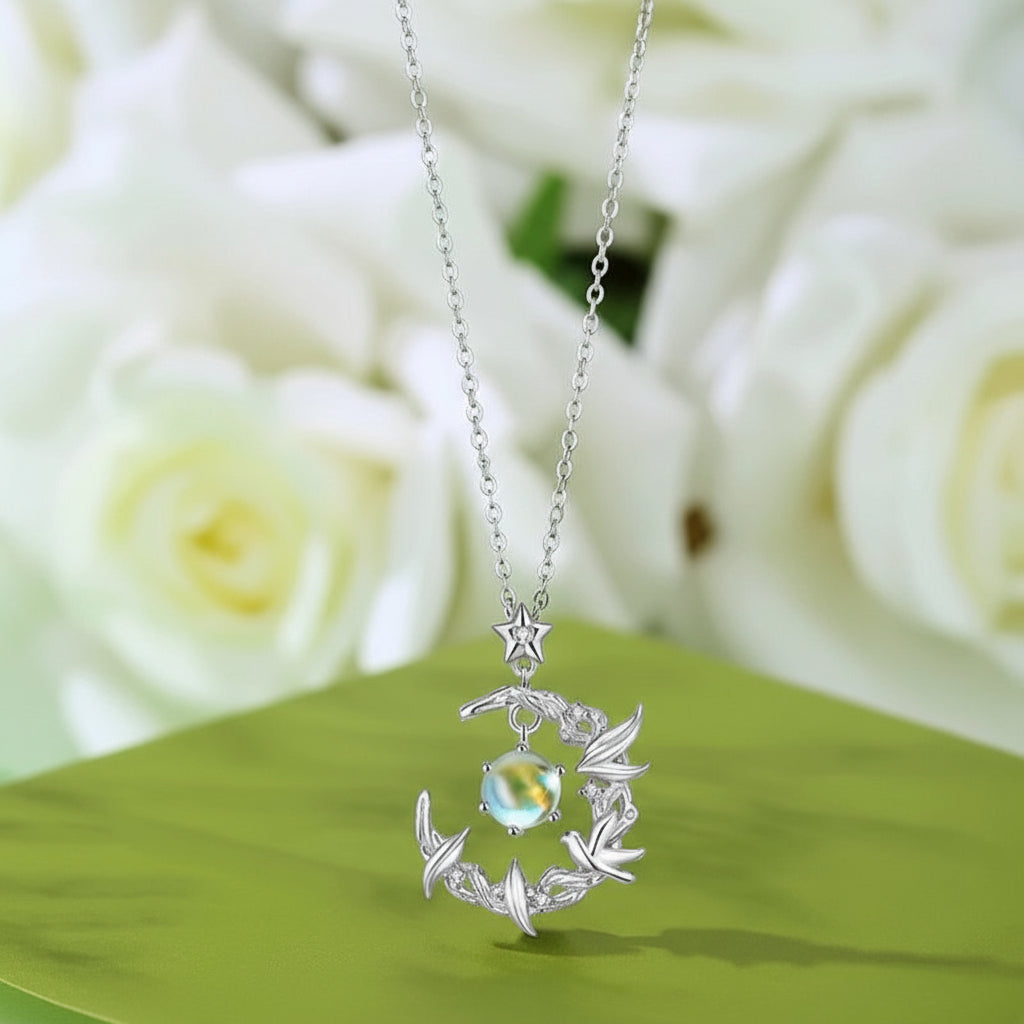 Blue Eucalyptus and Bird Necklace for Women, Niche Style, Elegant and Luxurious Design, High-Quality Texture, Versatile Sweet Collarbone Chain, Gift for Girlfriend