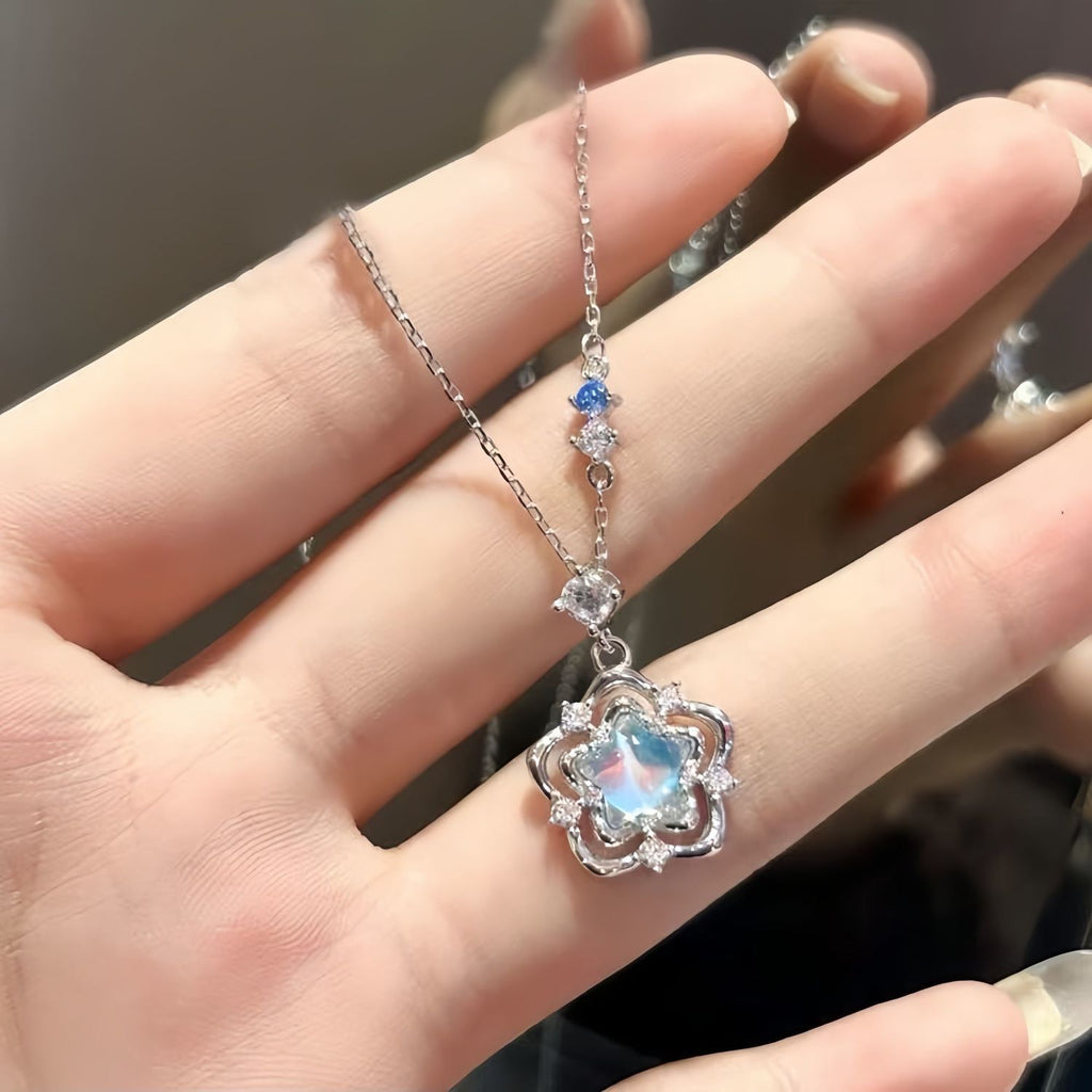 Ocean Heart Necklace for Women, Light Luxury Niche Ins Design Sense Collarbone Chain, High-End Elegant Pendant, Gift for Best Friends