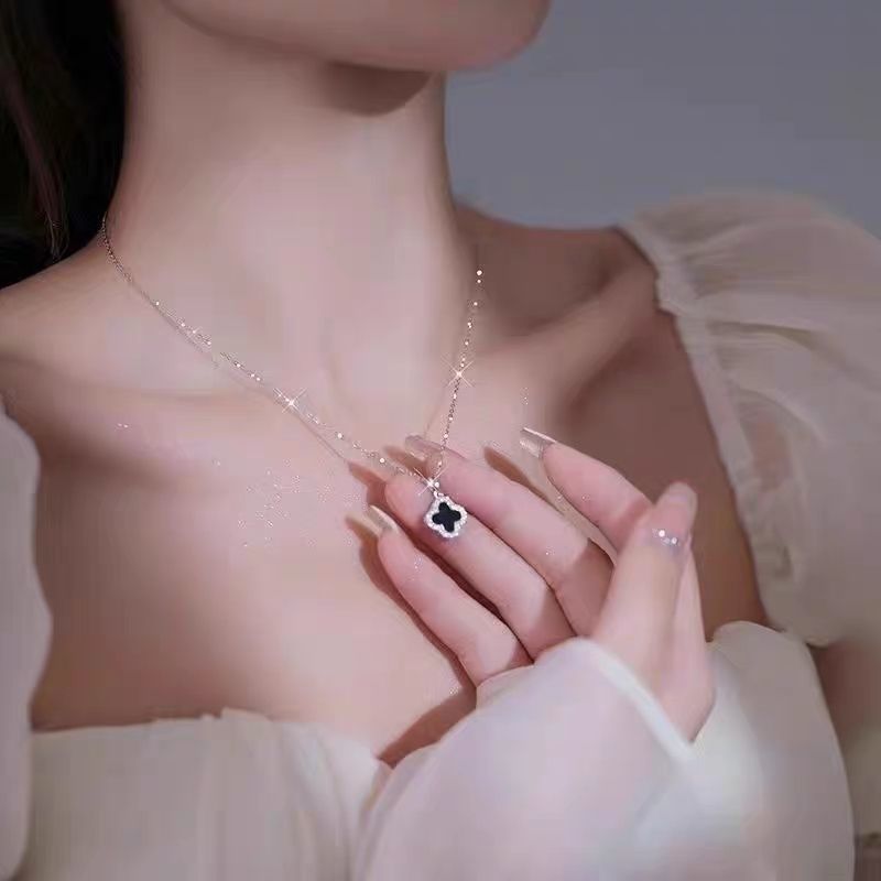 925 Silver Four-Leaf Clover Pendant Clavicle New Ins Style Elegant Simple Light Luxury Niche Lucky Design High-End Necklace for Women