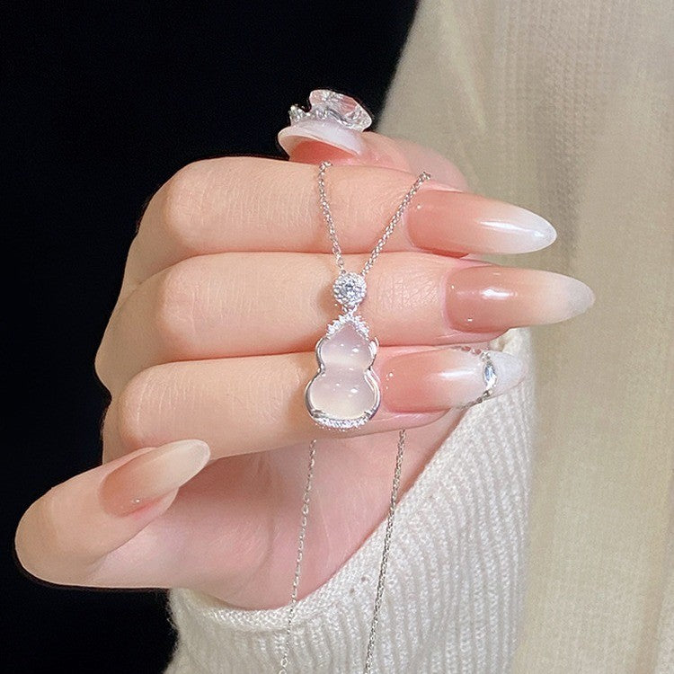 Imitation White Chalcedony Gourd Necklace for Women New Ins Light Luxury Niche Collarbone Chain Sweater Pendant Gift for Girlfriend or Best Friend