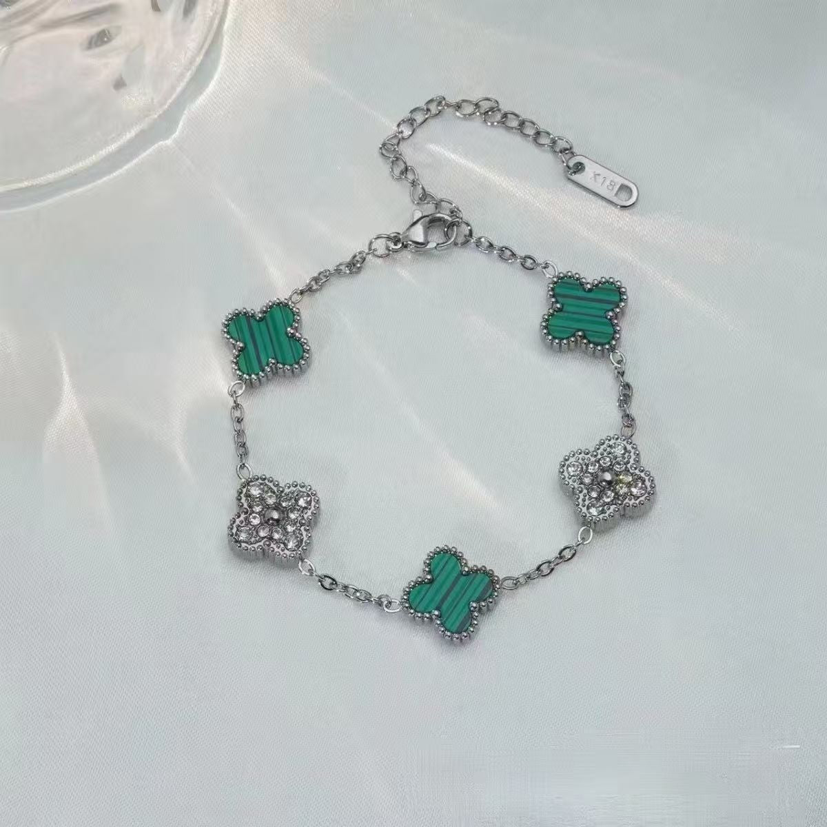 High Version Full Diamond Mother-of-Pearl Laser Five-Flower Bracelet Lucky Four-Leaf Clover Bracelet Electroplated Thickened Van Family Bracelet Wholesale