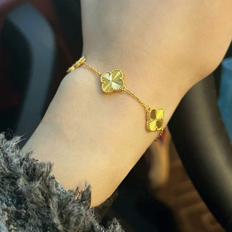 High-end Personality Design Copper Gold-plated Five-flower Lucky Clover Silver Color Jewelry Store Same Style Four-leaf Clover Bracelet for Women