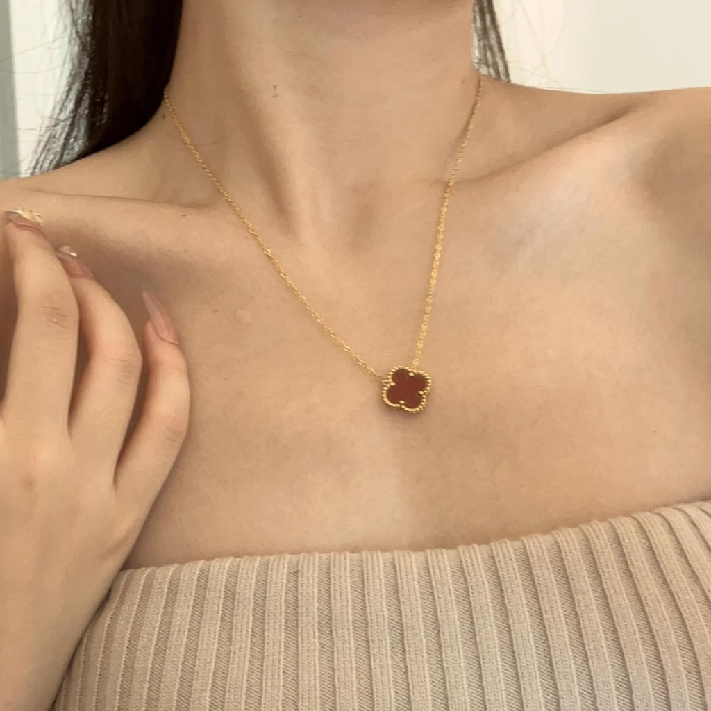 Clover Pendant Necklace for Women 18K Gold Plated Four Leaf Clover Necklaces Lucky Simple Jewelry Gifts for Women