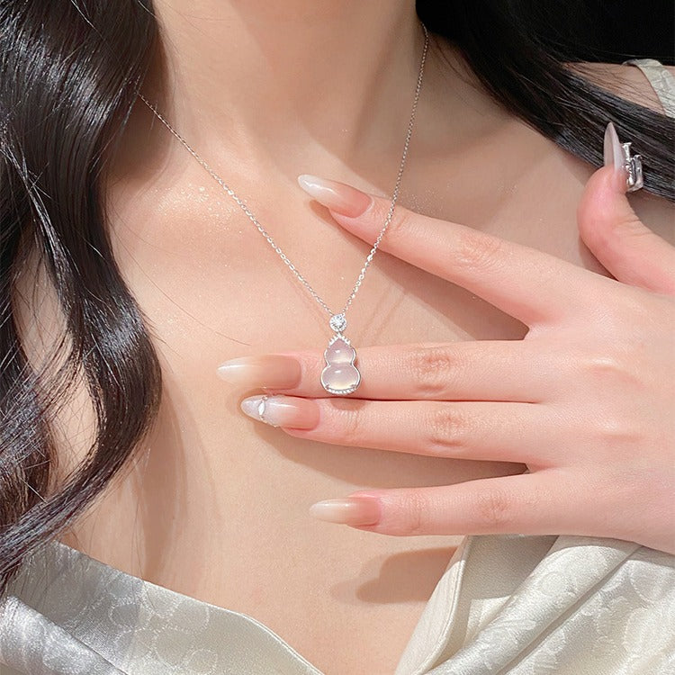Imitation White Chalcedony Gourd Necklace for Women New Ins Light Luxury Niche Collarbone Chain Sweater Pendant Gift for Girlfriend or Best Friend