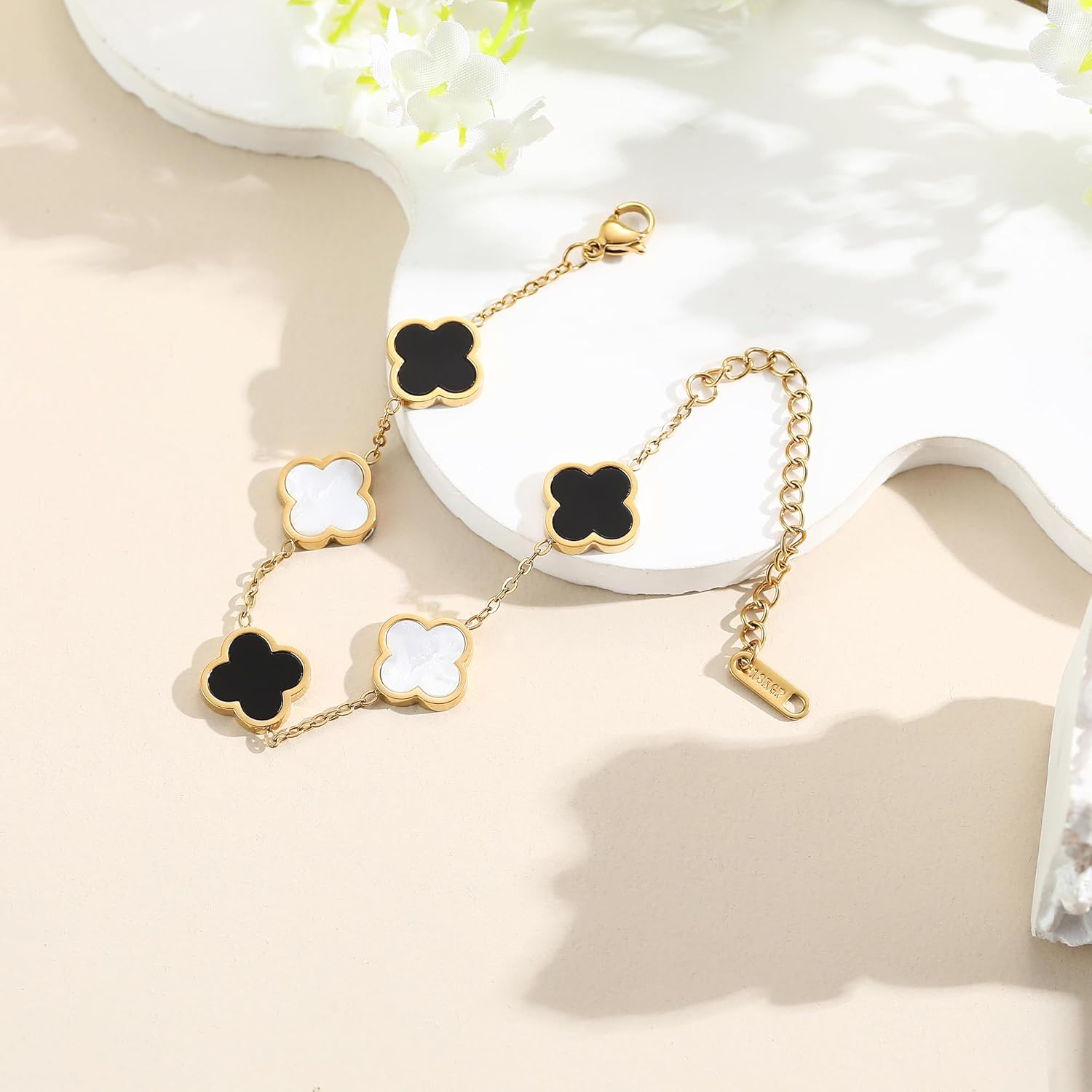 18K Gold Plated Clover Lucky Bracelet for Women White/Black/Red/Green Flower Four Leaf Link Bracelets Trendy Jewelry Gifts for Women