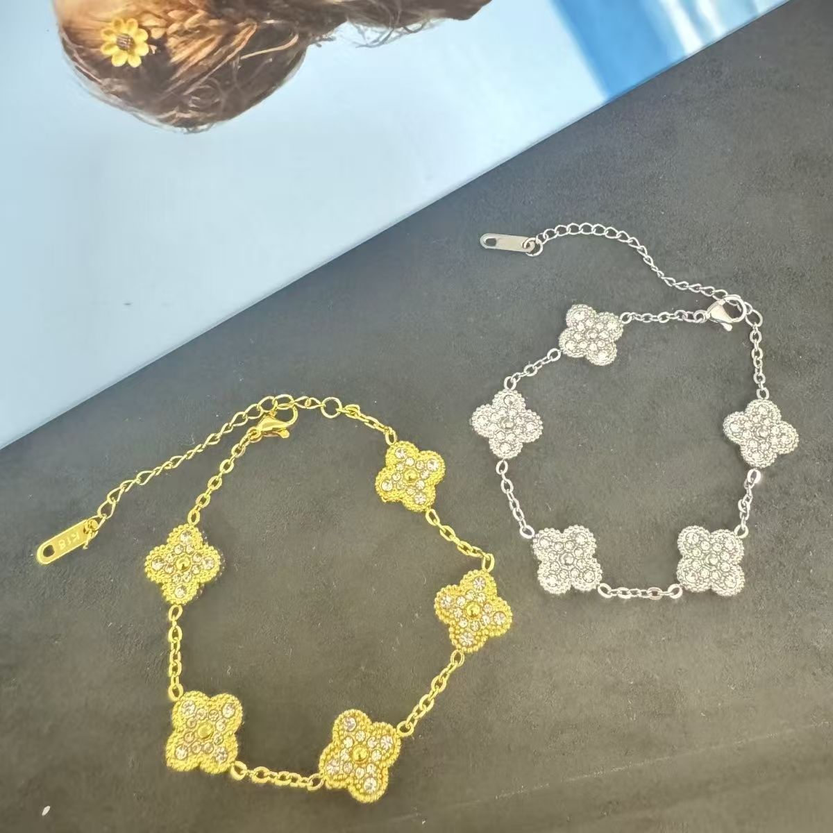 High Version Full Diamond Mother-of-Pearl Laser Five-Flower Bracelet Lucky Four-Leaf Clover Bracelet Electroplated Thickened Van Family Bracelet Wholesale