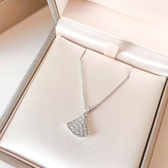 18K Rose Gold Plated Small Skirt Necklace for Women, Large Fan Collarbone Chain, Niche Design Gift, Live Streaming Dropshipping