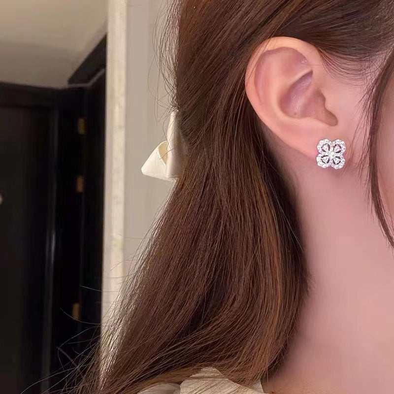 Fashionable High-End Titanium Steel Lucky Clover Necklace and Earrings Women's Accessories Set Light Luxury Elegant Niche Jewelry